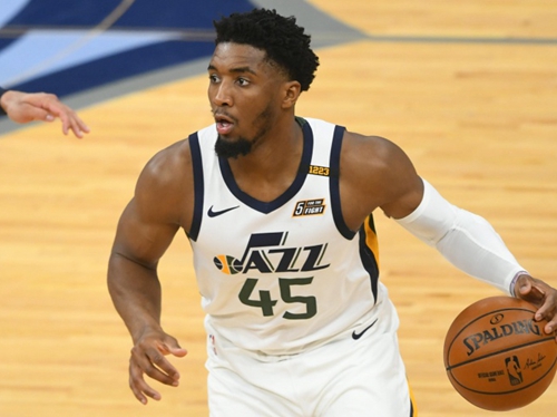 能够凭借个 能够凭借个