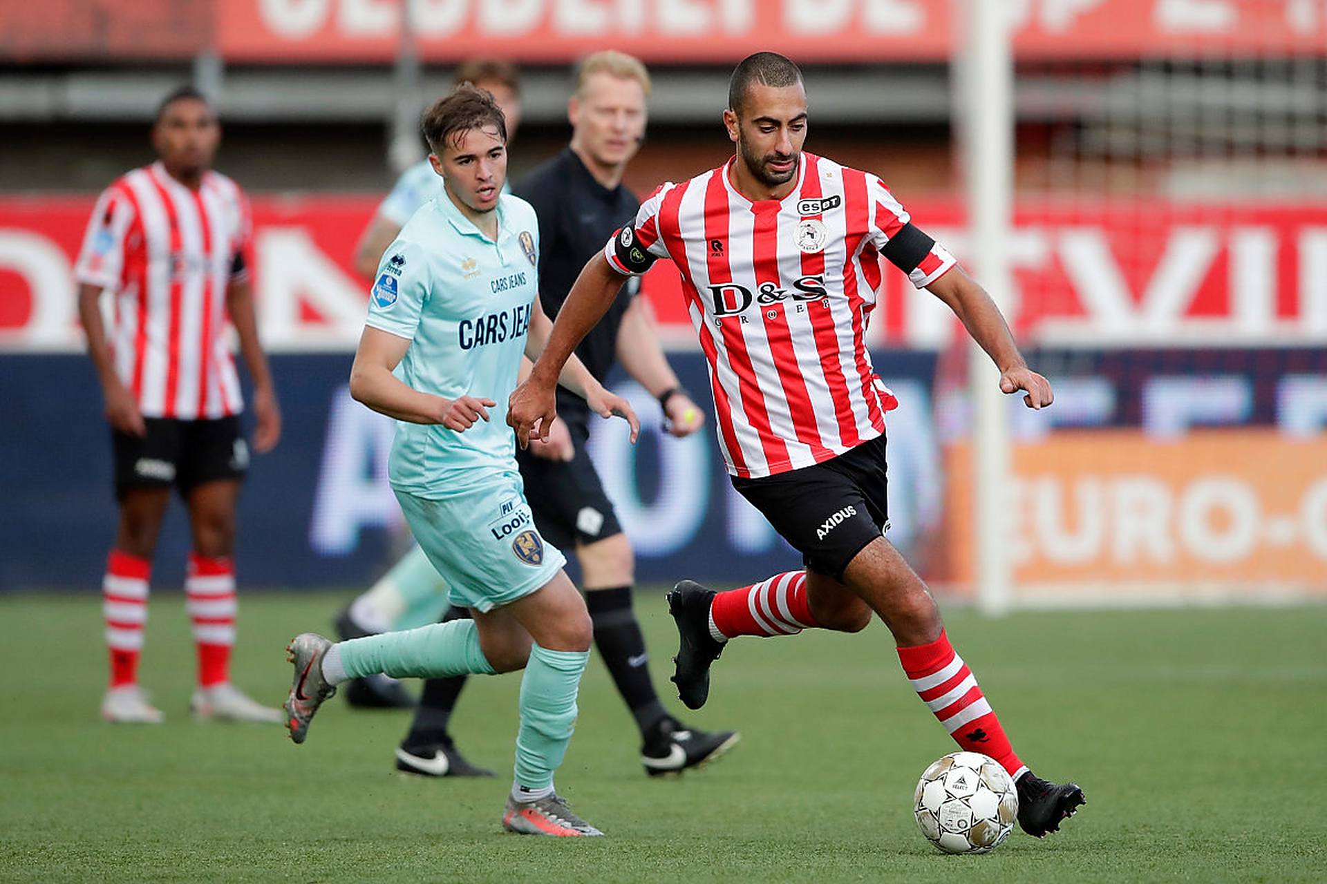 这一趋势背 这一趋势背