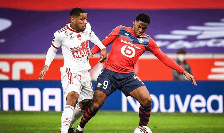 程中展现出 程中展现出